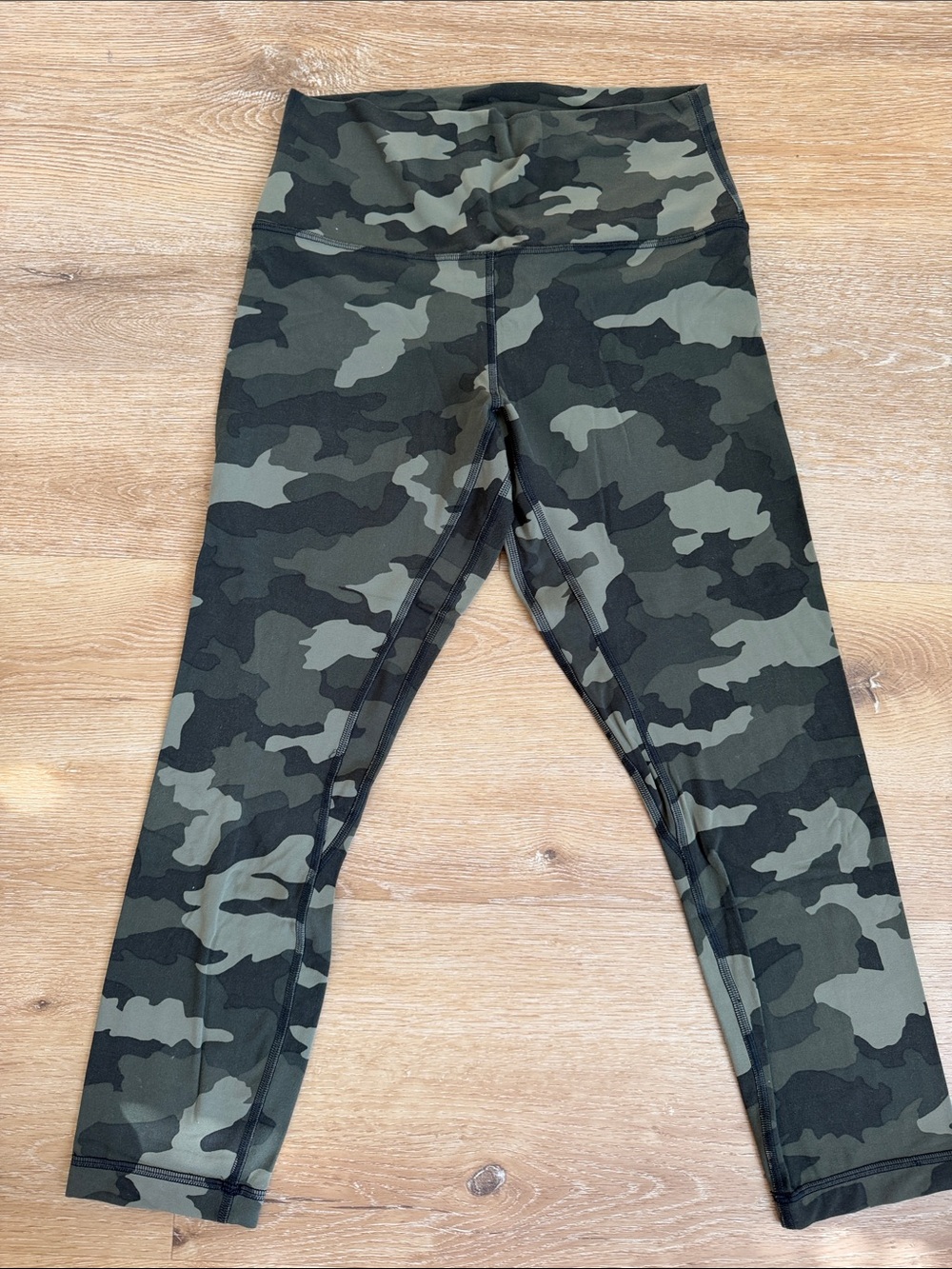 LuluLemon Camo Active Leggings — Green Camouflage